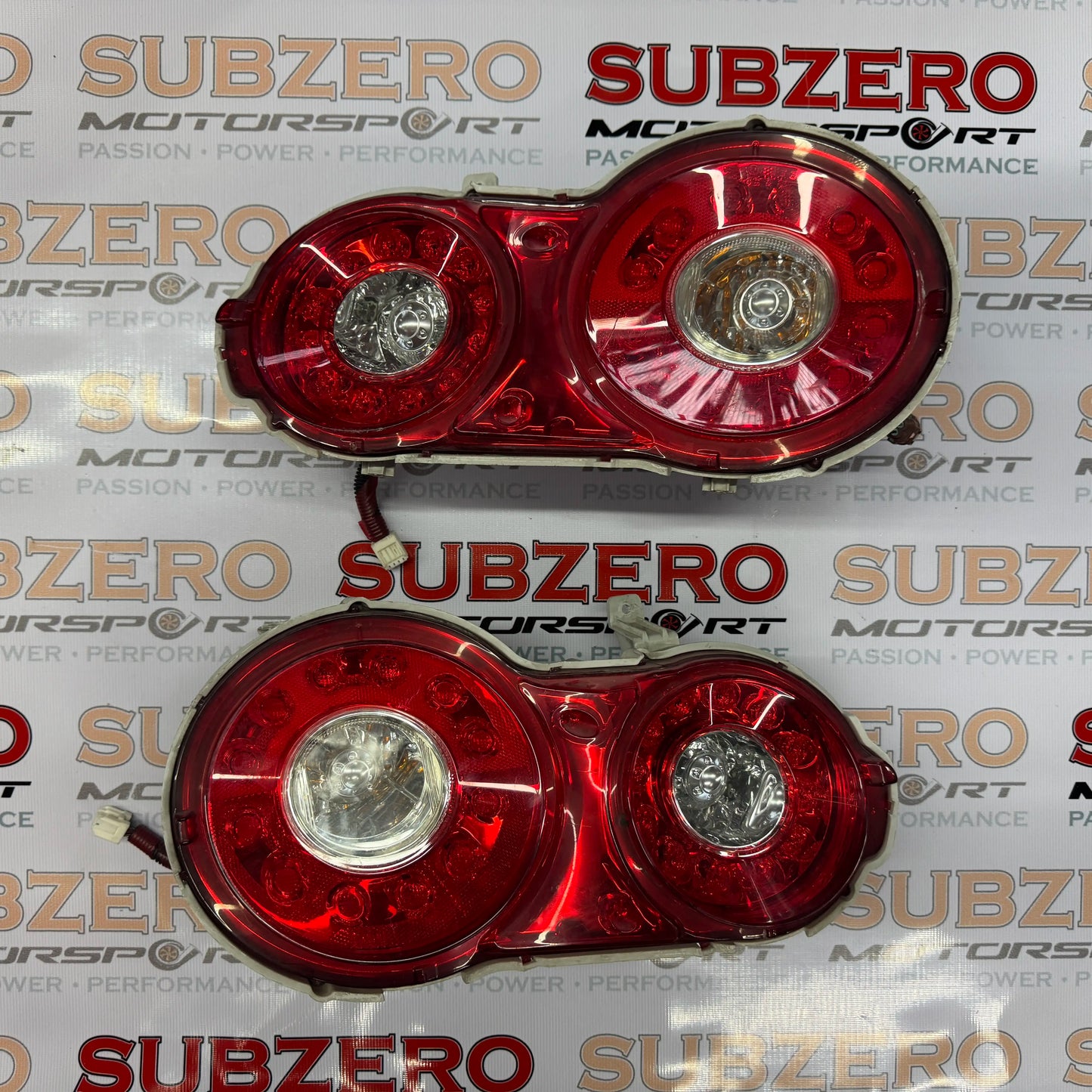 NISSAN GTR R35 TAIL LIGHTS (USED)
