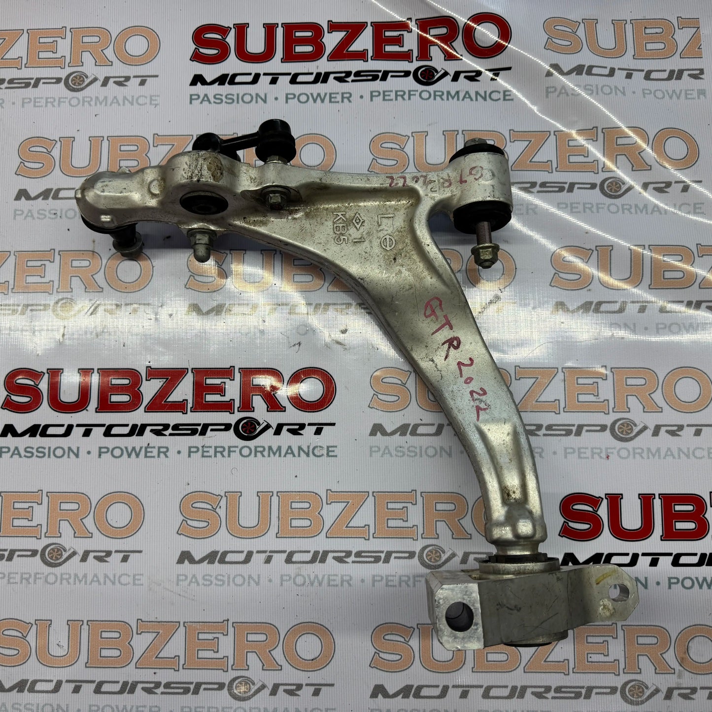 NISSAN GTR R35 FRONT LEFT UPPER CONTROL ARM 54525-JF00A