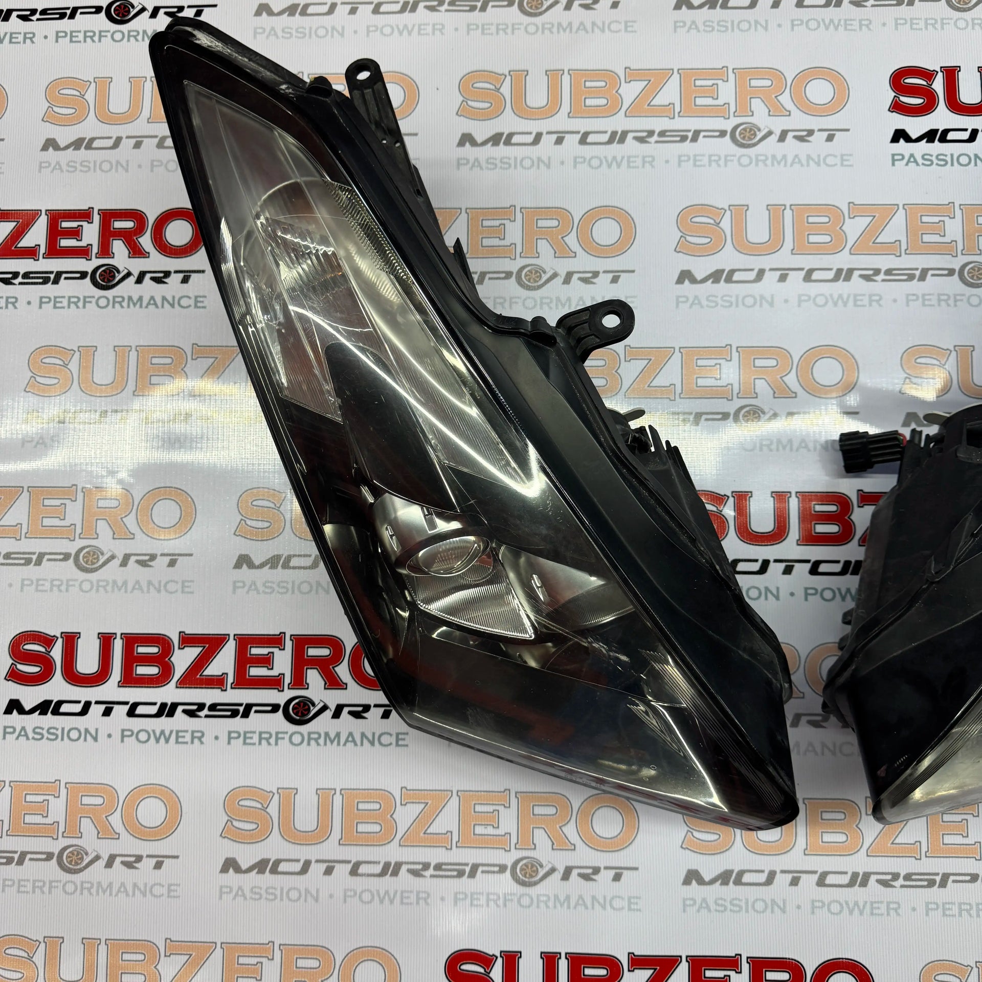 NISSAN GTR R35 HEADLAMPS (PAIR)