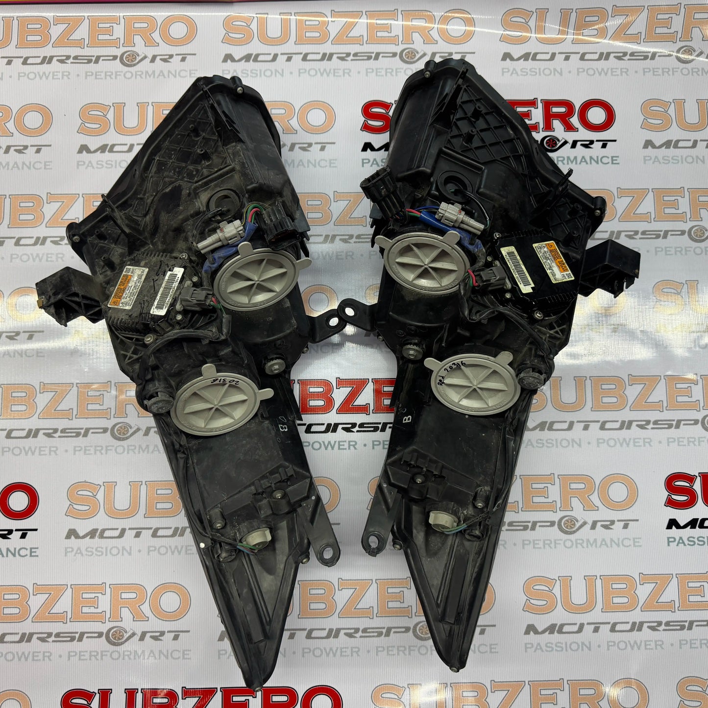 NISSAN GTR R35 HEADLAMPS (PAIR)