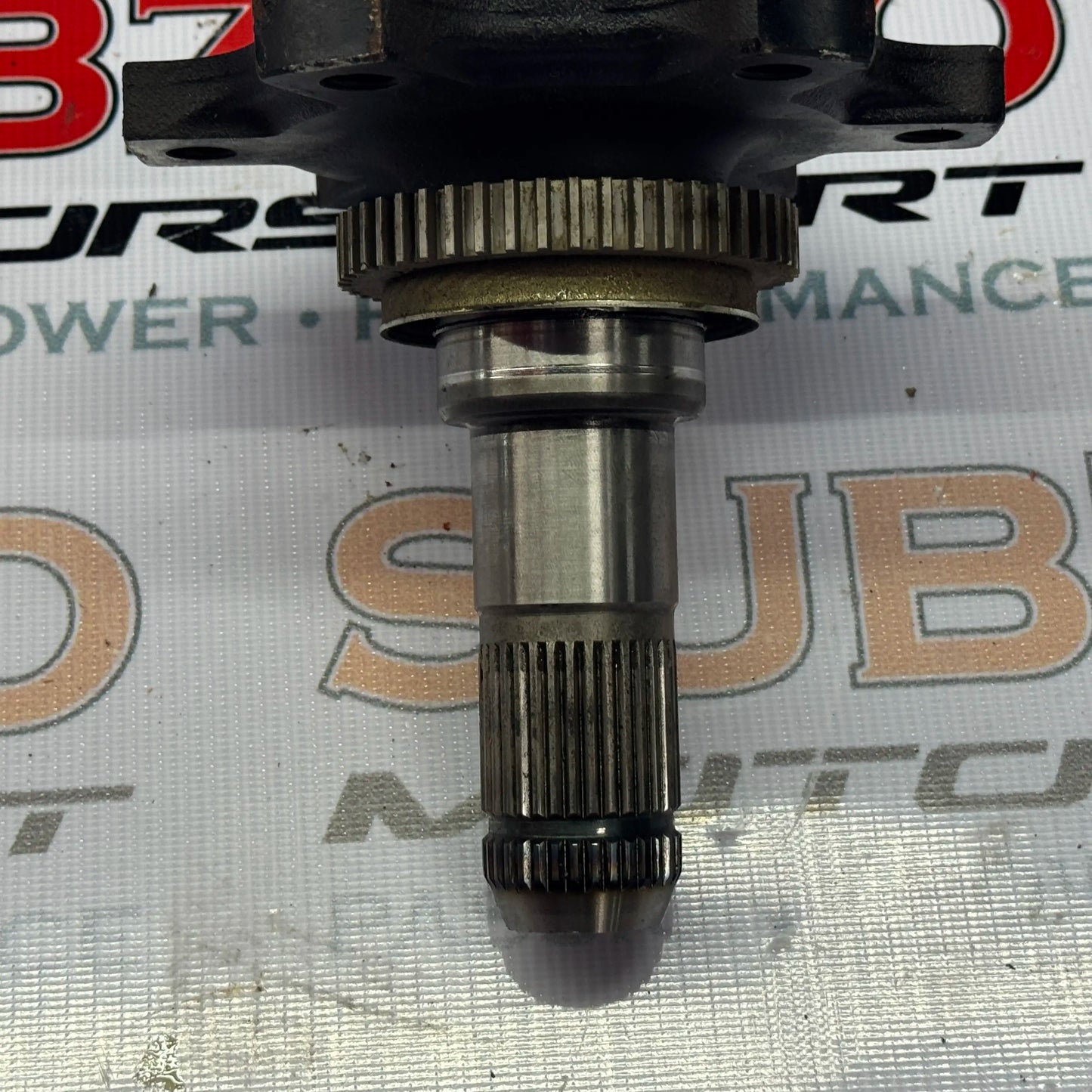 NISSAN GTR R35 AXLE STUB 40202-KB50A